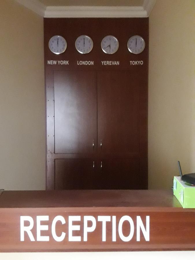 Sunshine Hotel Ереван Екстериор снимка